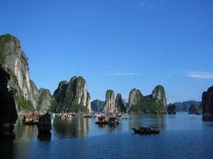 Halong Bay kayaking tour
